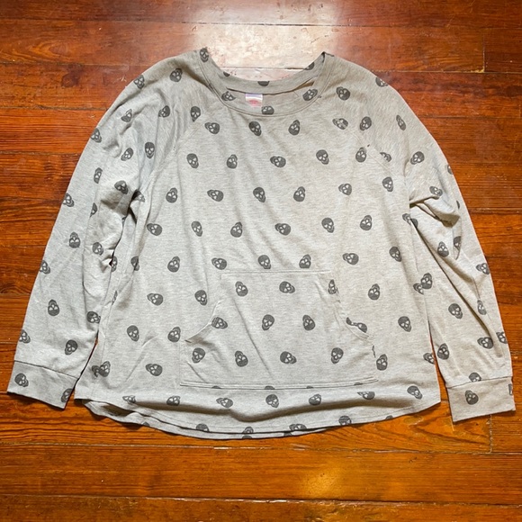 Skull Long-Sleeve - Picture 1 of 5